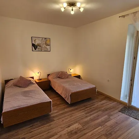 Vacation Zdravko בית נופש Prkos