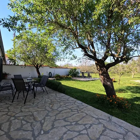 Vacation Zdravko Holiday home