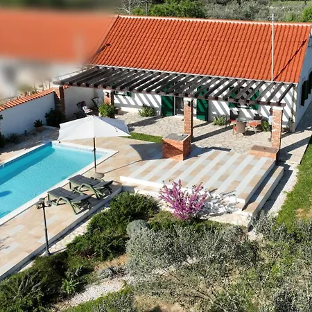Vacation Zdravko Holiday home *